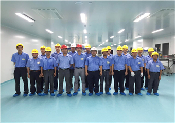 施工好的工程現場合影