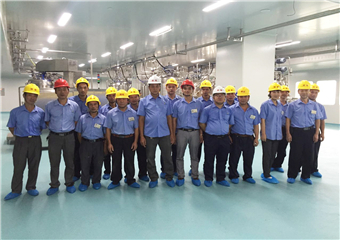 施工好的工程現場合影