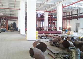 中央空調管路施工中